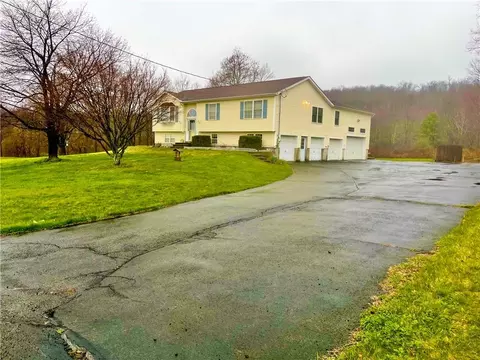 7 Old Roosa Gap Rd, Mamakating, NY 12721