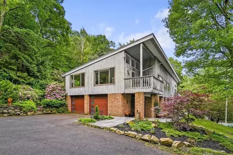 62 Mine Hill Rd, Cornwall, NY 12518