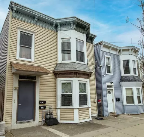 74 Robinson Ave, Newburgh, NY 12550