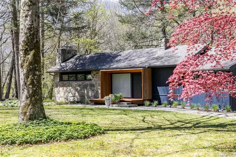 29 Howard Blvd, Hyde Park, NY 12538