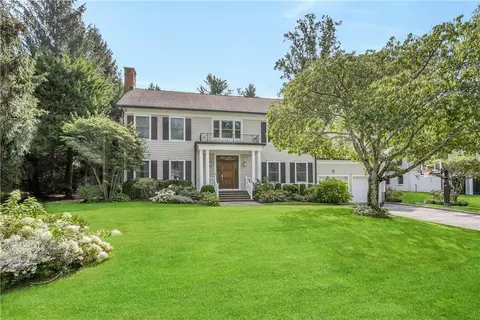 44 Paddington Rd, Scarsdale, NY 10583