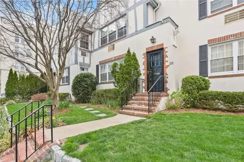 26 Lake Ave #26, Bronxville, NY 10708