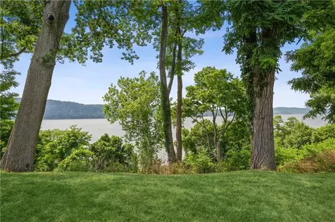 645 N Broadway #9, Greenburgh, NY 10706