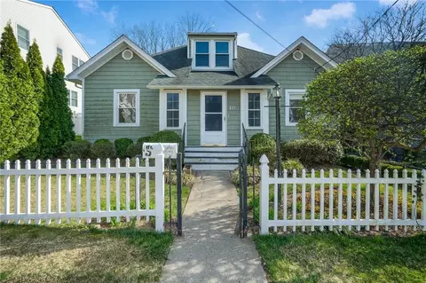 15 Ann St, Harrison, NY 10604
