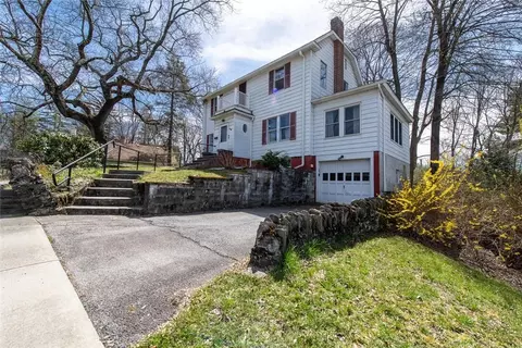 18 Rosalind Rd, Poughkeepsie, NY 12601