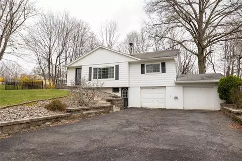 36 Harth Dr, New Windsor, NY 12553