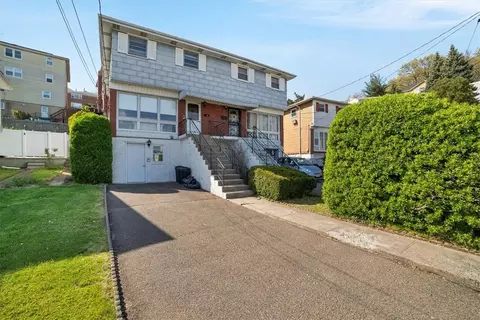 29 Elizabeth Pl, Yonkers, NY 10703