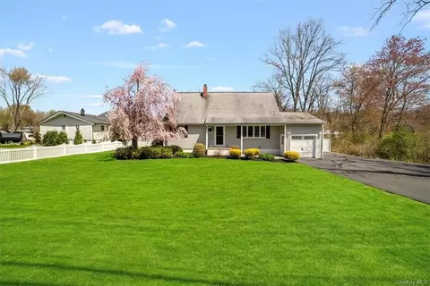 2696 Old Yorktown Rd, Yorktown, NY 10598