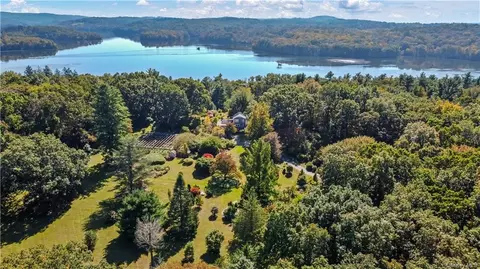 380 Cross River Rd, Katonah, NY 10536
