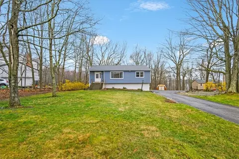 127 Kentview Dr, Kent, NY 10512