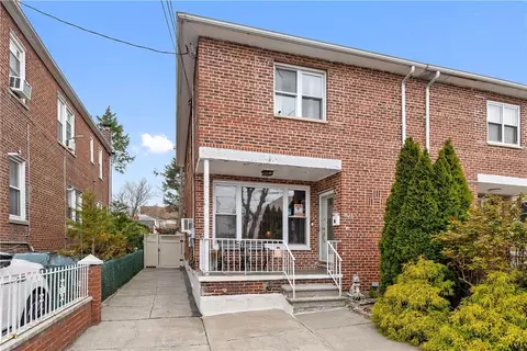 1576 Hollywood Ave, New York, NY 10461