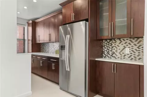 6787 Booth St #3G, Forest Hills, NY 11375