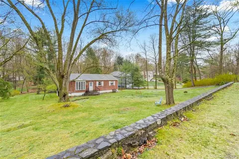 284 Grand St, Cortlandt, NY 10520