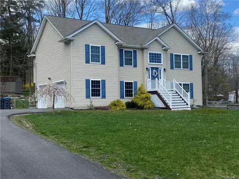71 New Rd, Newburgh, NY 12550
