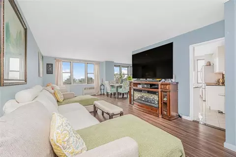 3121 Middletown Rd #5K, New York, NY 10461