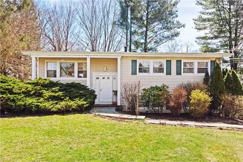3376 Lorelei Dr, Yorktown, NY 10598