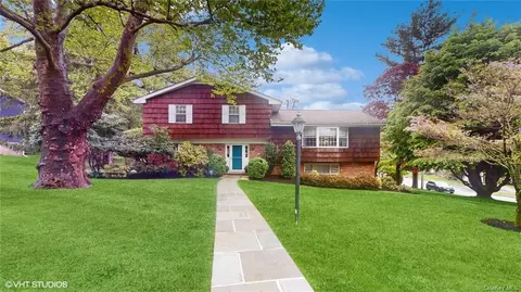 11 Algonquin Dr, Greenburgh, NY 10533