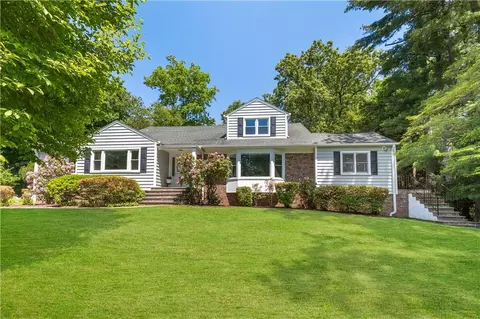 4 Taconic Trl, Harrison, NY 10528