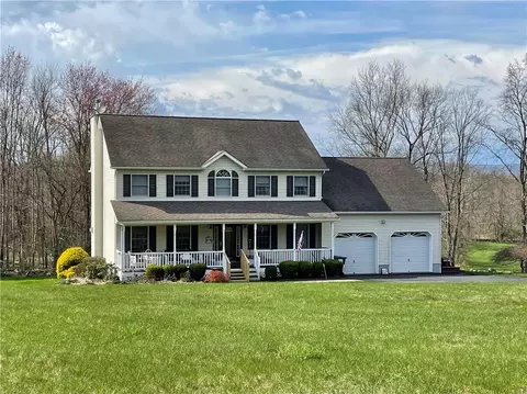 44 Meadowood Rd, Crawford, NY 12549