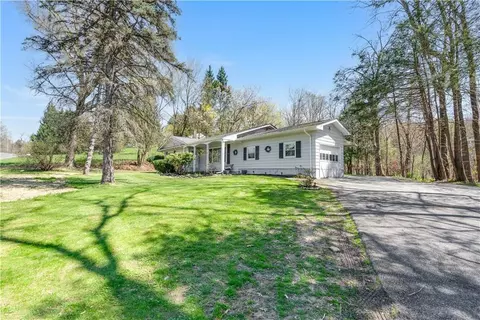 9 Red Oaks Mill Rd, La Grange, NY 12603