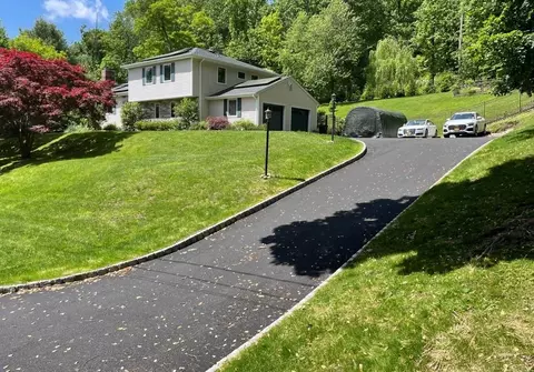 214 Radcliff Dr, Clarkstown, NY 10960
