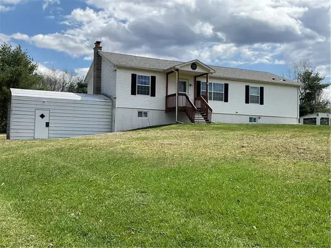 6 Mueller Rd, Cochecton, NY 12726