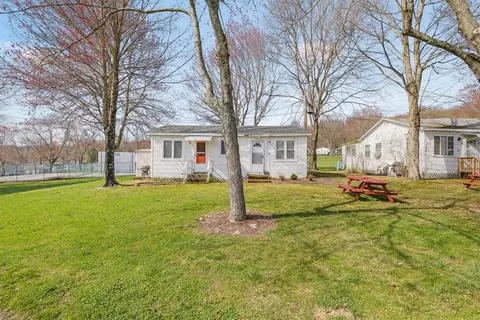 23 Hibiscus Cir #23, Beekman, NY 12533