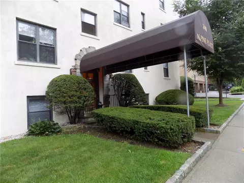 240 Alpine Pl #3B, Eastchester, NY 10707