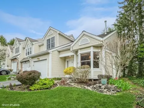 93 Spruce Ridge Dr, Fishkill, NY 12524