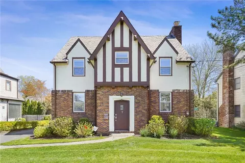 7 Ardmore Rd, Scarsdale, NY 10583