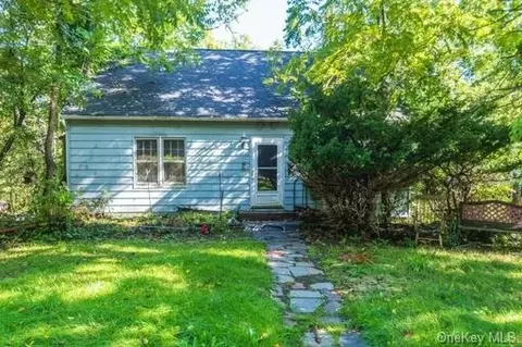 57 Goshen Ave, Washingtonville, NY 10992