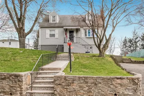 32 Gavin St, Yonkers, NY 10701