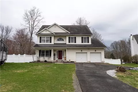 9 Gatehouse Pl, Walden, NY 12586