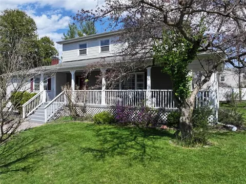 20 Woodview Ave, Cornwall On Hudson, NY 12520