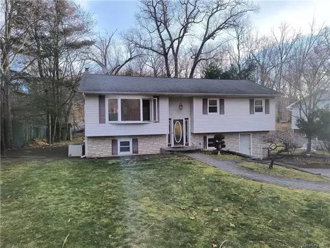 76 5th St, Ramapo, NY 10901