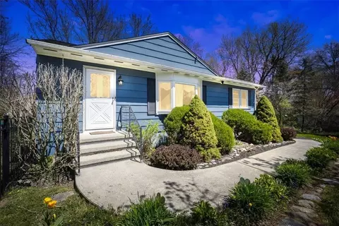 7 Queens Way, Newburgh, NY 12550