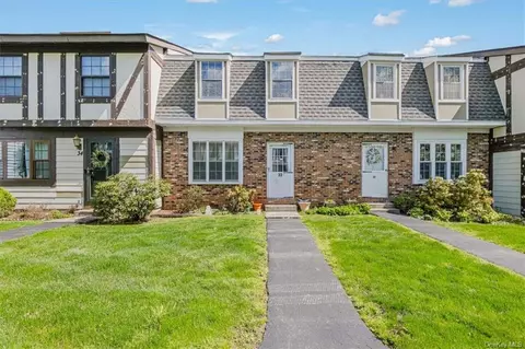 33 Sunny Brook Cir, Lloyd, NY 12528