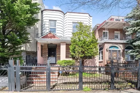 823 E 228th St, Bronx, NY 10466