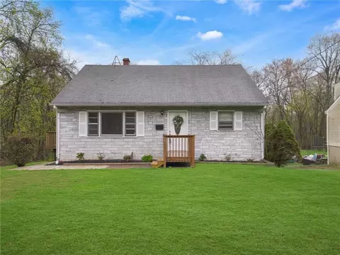 24 Cara Dr, Nanuet, NY 10954