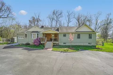 35 Goshen Ave, Washingtonville, NY 10992