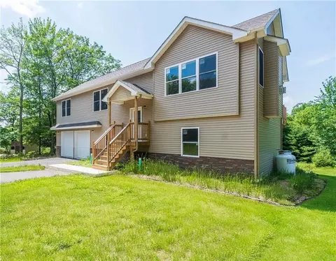 15 Picadilly Ct, Thompson, NY 12775