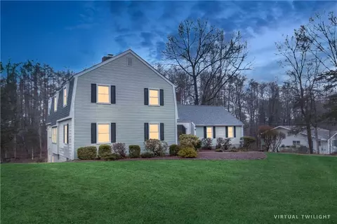 15 Taconic Dr, East Fishkill, NY 12533