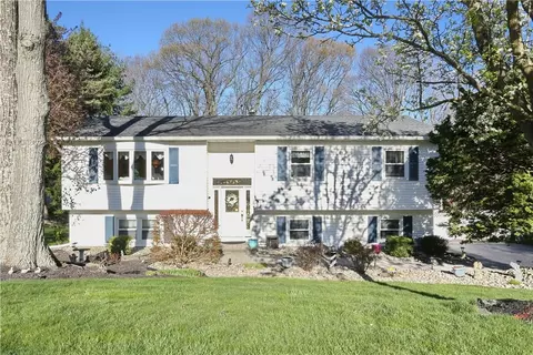 9 Ivy Ln, Pomona, NY 10970