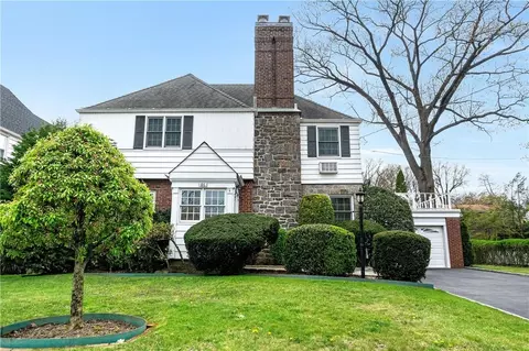 86 Holly St, Yonkers, NY 10704