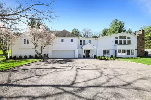 21 Taylor Rd, New Castle, NY 10549