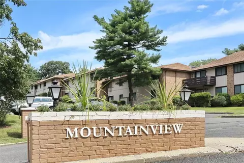 966 Sierra Vista Ln, Clarkstown, NY 10989