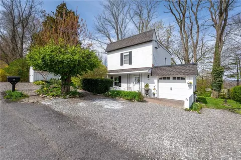 25 W Branch Rd, Mahopac, NY 10541
