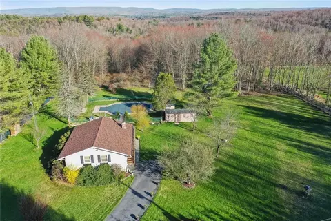 260 Budd Rd, Woodbourne, NY 12788