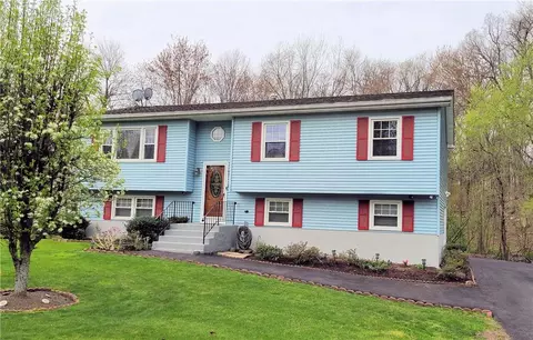 18 Bell Air Ln, Wappinger, NY 12590