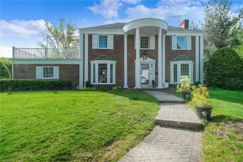1 Gainsborough Rd, Scarsdale, NY 10583